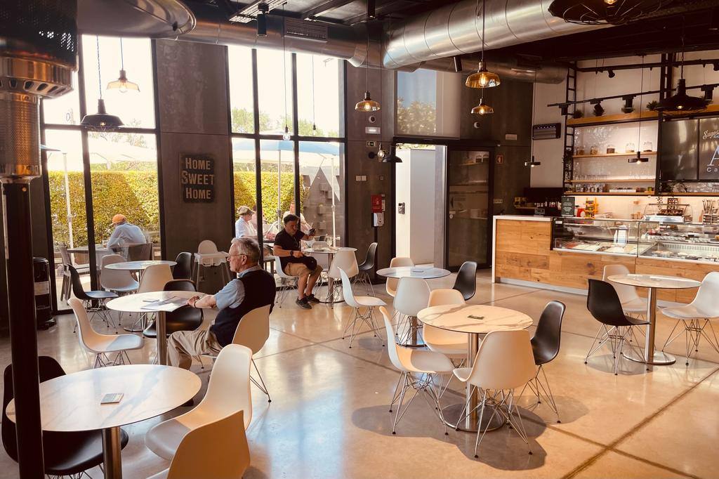 Apolonia Cafe Almancil – Guia, Almancil