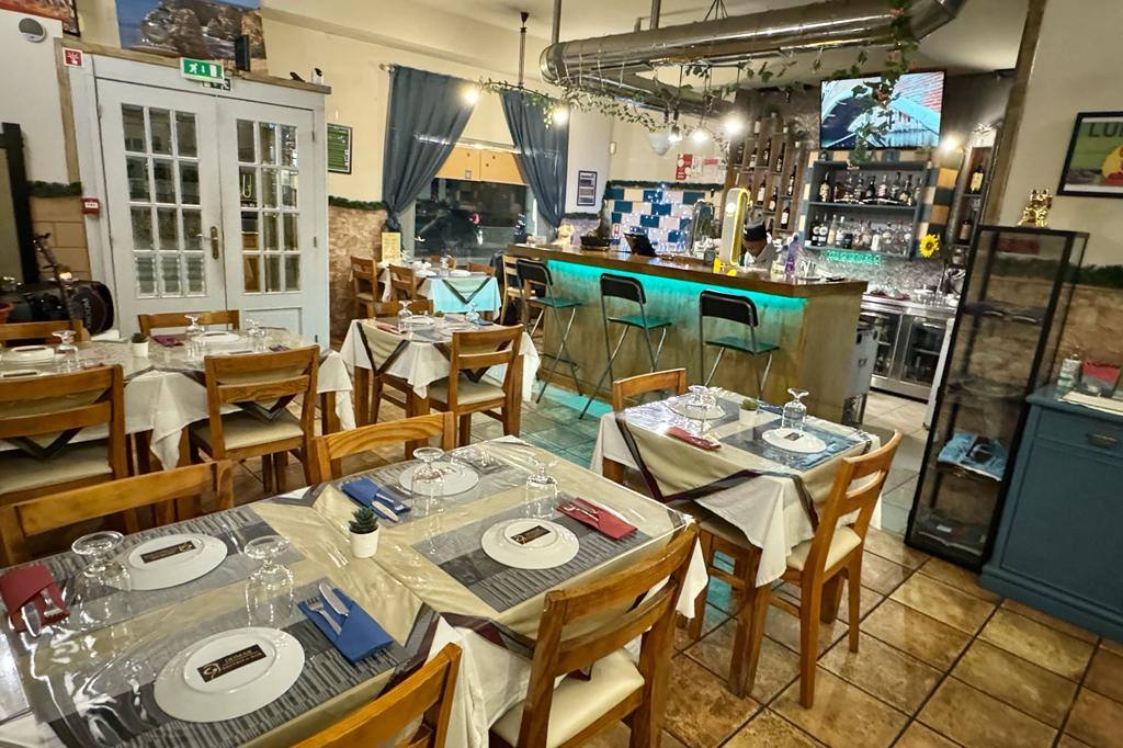 DOMAR NEPALESE & THAI Restaurant, Algarve