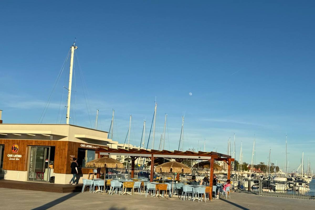 Cais Latino Sunset Bar Olhão, Olhao