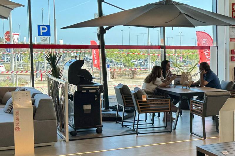 Naterial Outdoor Furniture Store Opens, photo 3