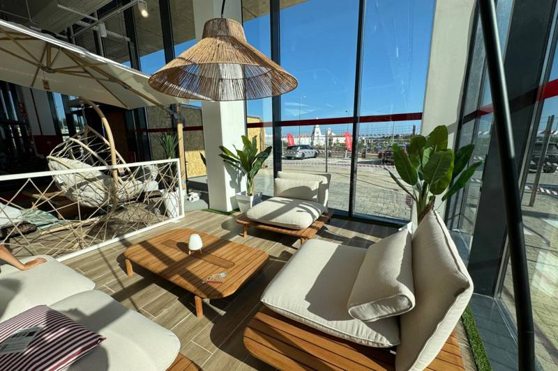 Naterial Outdoor Furniture Store Opens, photo 5