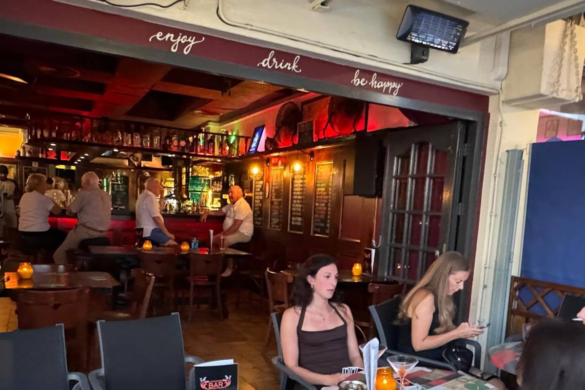 Carvoeiro Bar, Carvoeiro