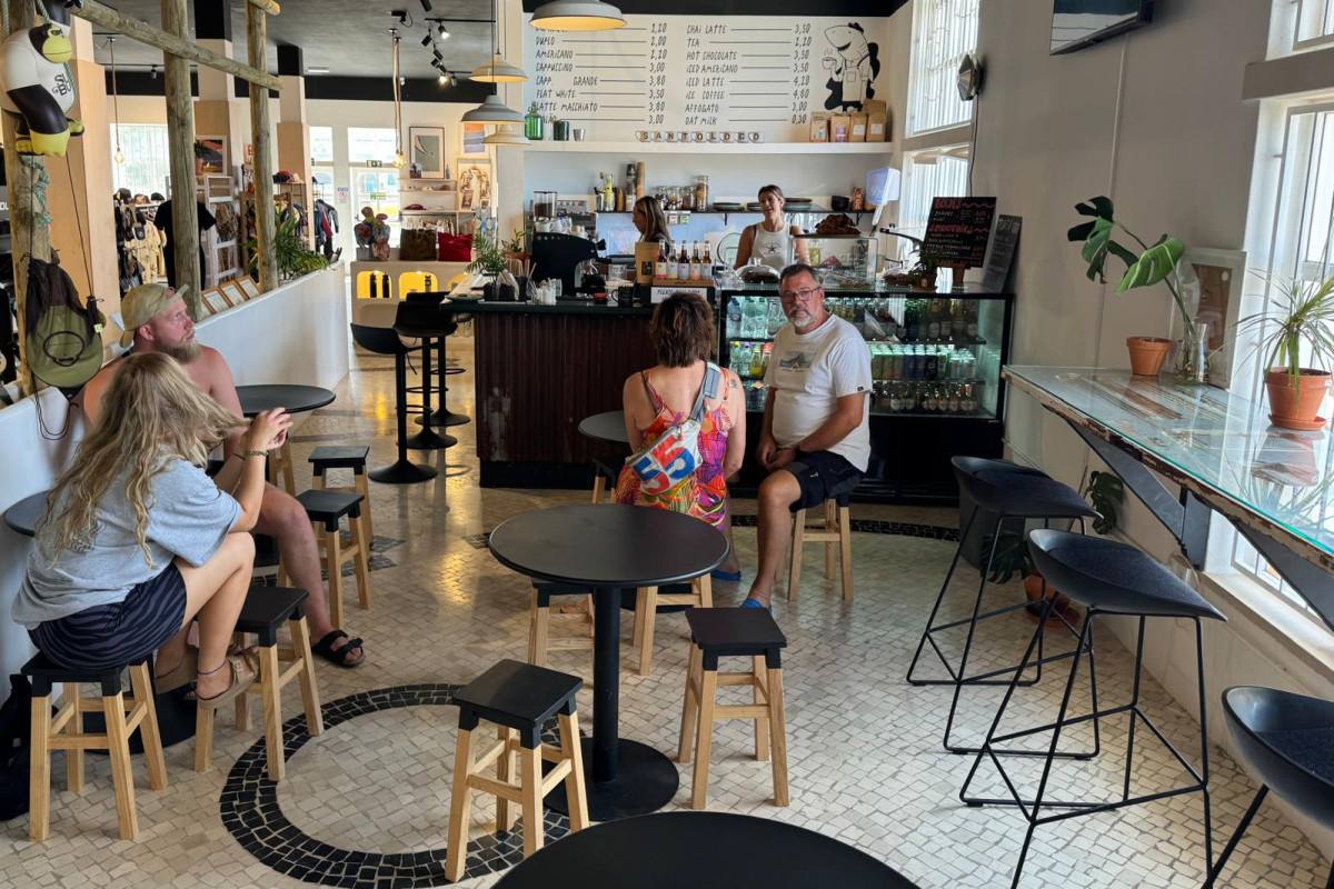 Santo Loco Sagres – Surf café & shop, Lagos