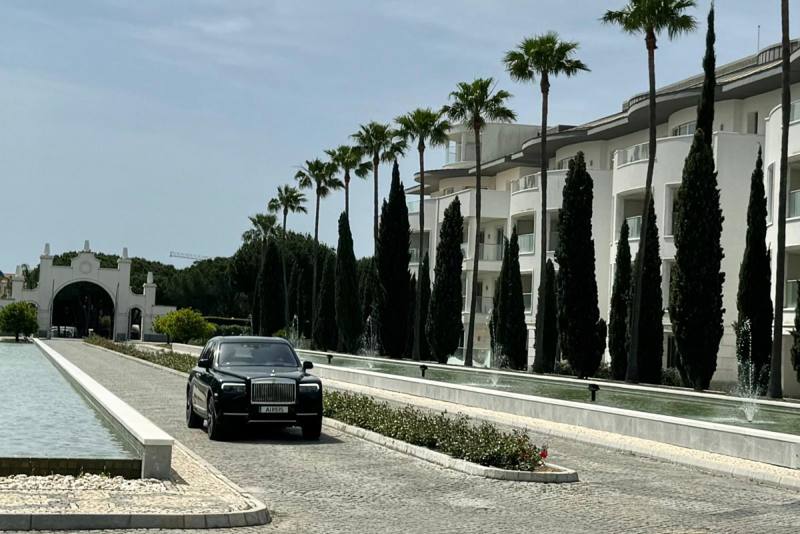 Biljonair buys Hilton Conrad Algarve, photo 2