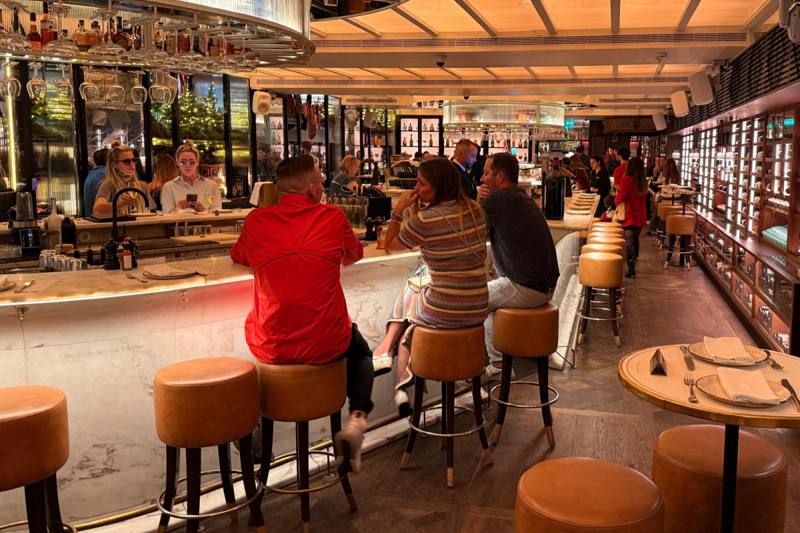 JNcQUOI Gastrobar Avenida, photo 3