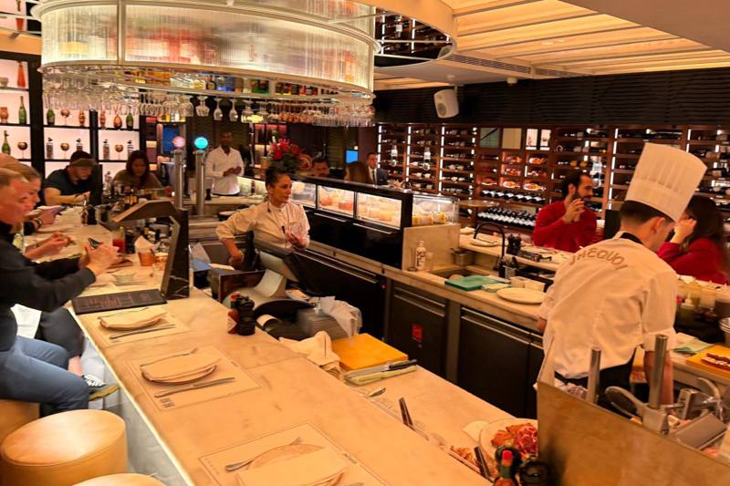 JNcQUOI Gastrobar Avenida, photo 5
